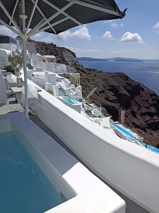 Lioyerma Cave Villa2 With Private Hot Tub Oia  Exterior photo