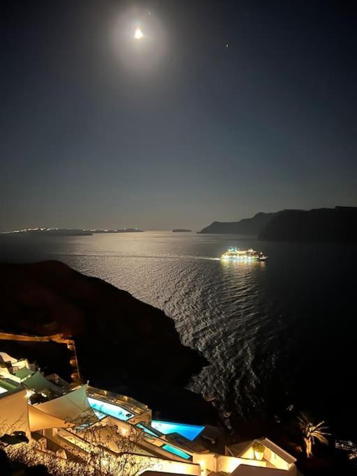Lioyerma Cave Villa2 With Private Hot Tub Oia  Exterior photo